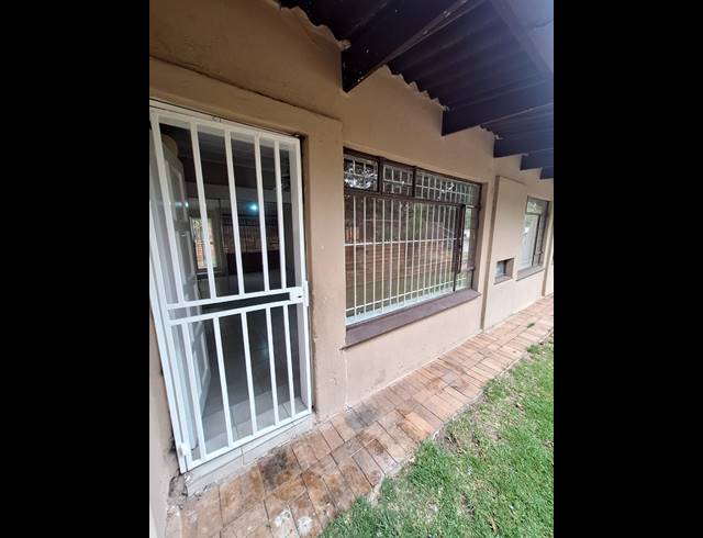 1 bed property to rent in SAVOY ESTATE